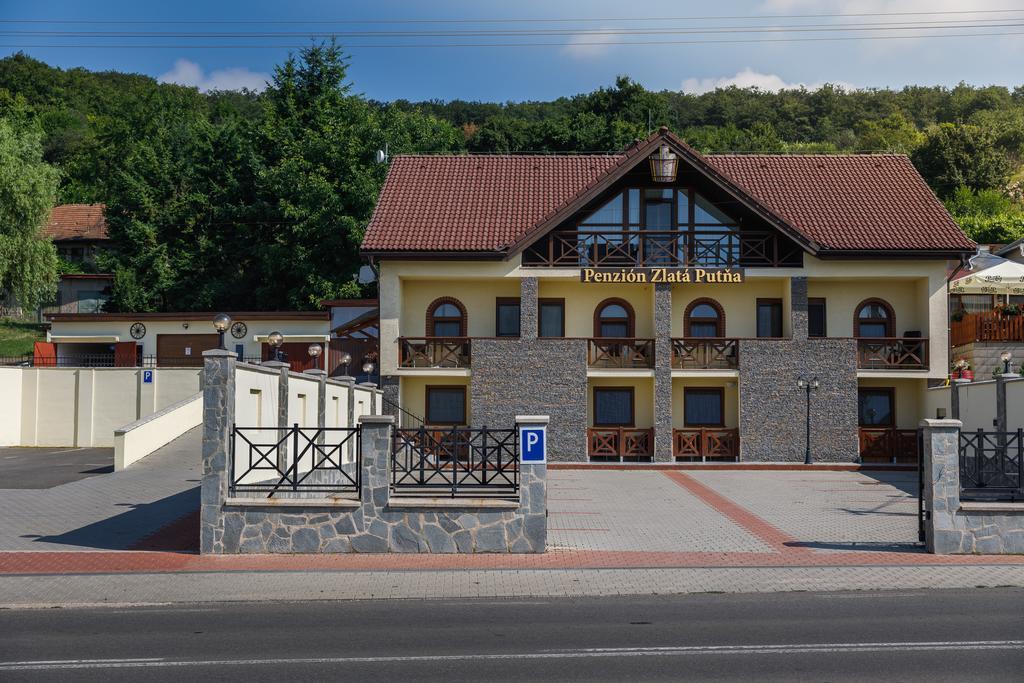 Tokaj Zlata Putna - Restaurant & Pension Vinicky Extérieur photo