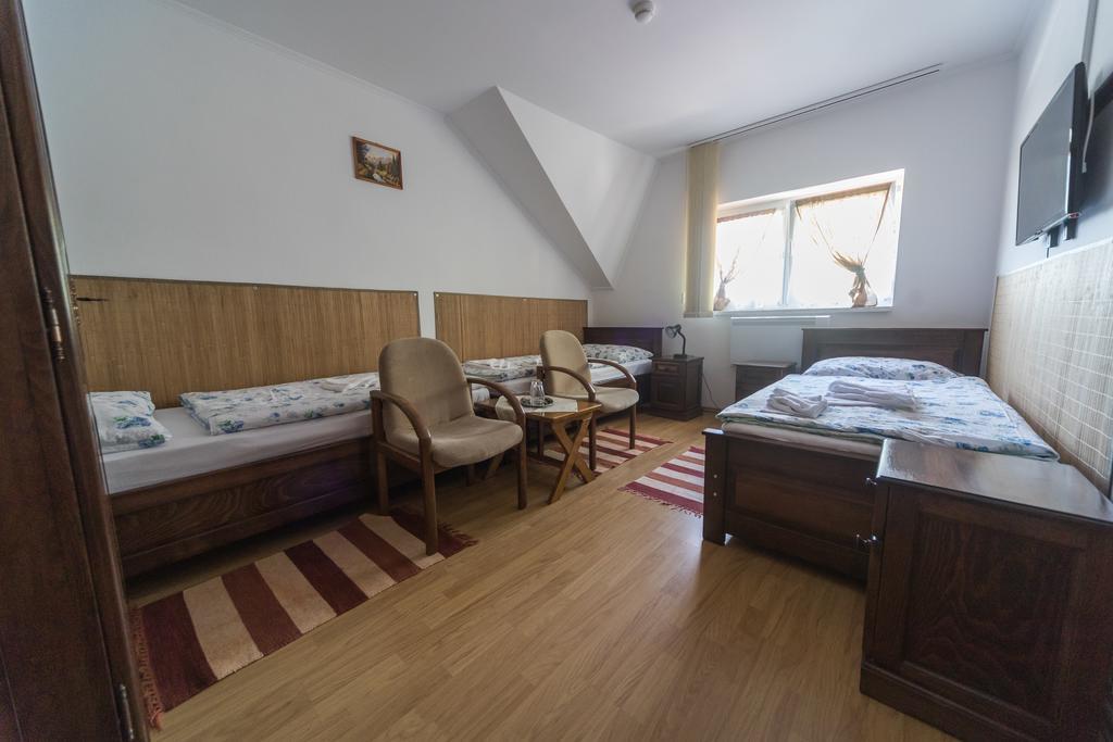 Tokaj Zlata Putna - Restaurant & Pension Vinicky Extérieur photo